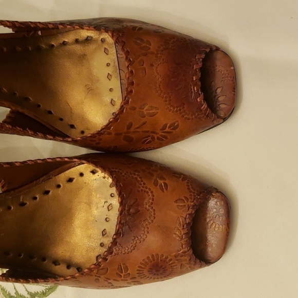 Bcbgirls Heels made in Brazil size 9.5 - Picture 4 of 9